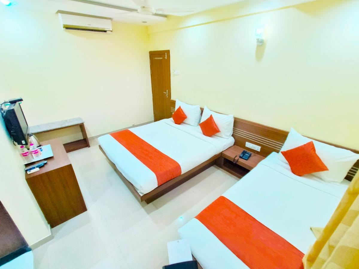 Hotel Sai Srushti By Neem Square Shirdi Zewnętrze zdjęcie