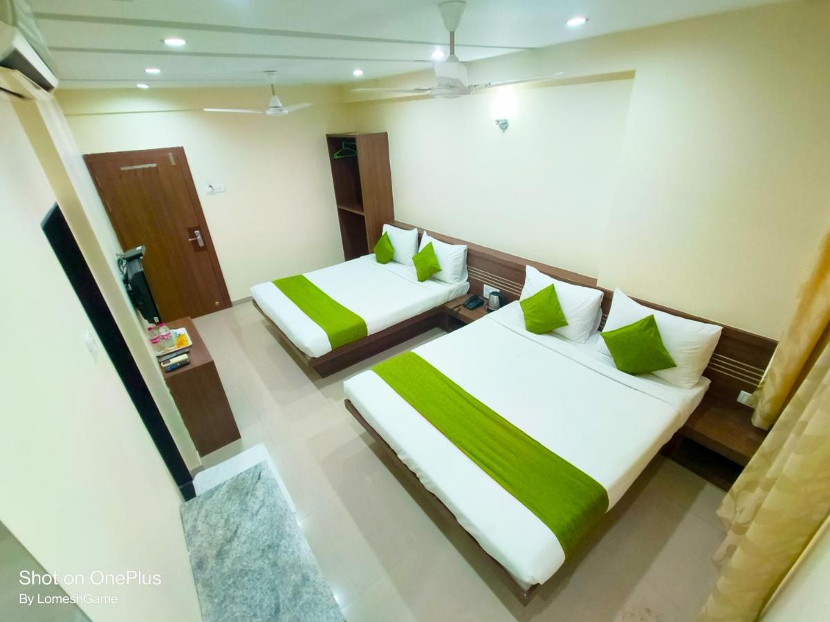 Hotel Sai Srushti By Neem Square Shirdi Zewnętrze zdjęcie