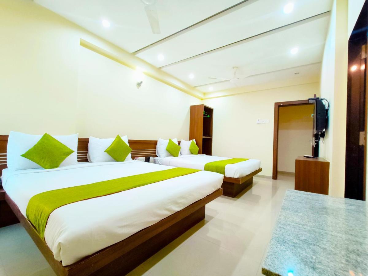 Hotel Sai Srushti By Neem Square Shirdi Zewnętrze zdjęcie