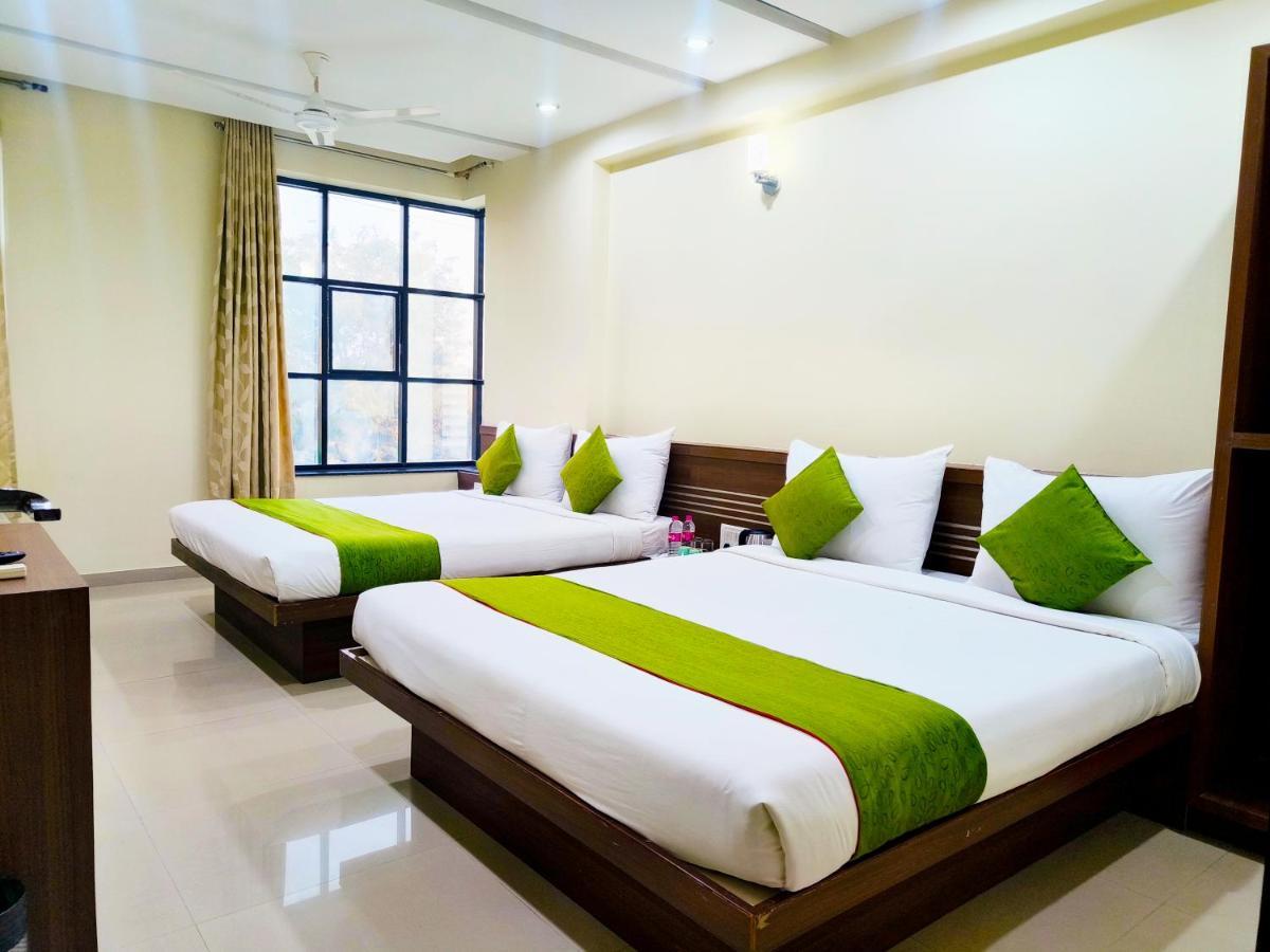 Hotel Sai Srushti By Neem Square Shirdi Zewnętrze zdjęcie