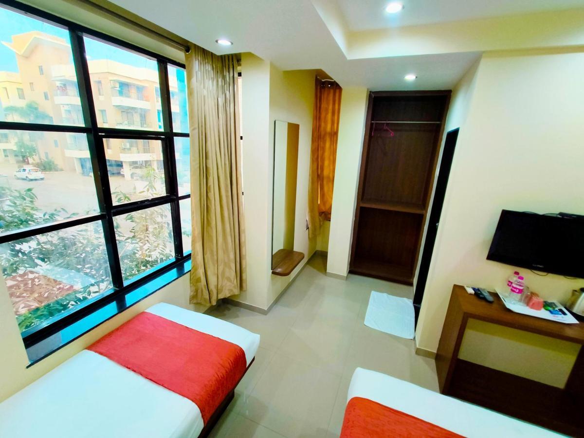 Hotel Sai Srushti By Neem Square Shirdi Zewnętrze zdjęcie
