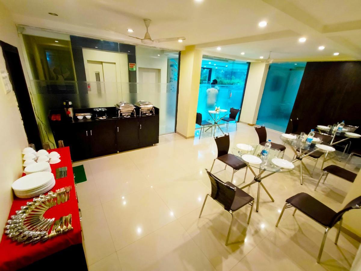 Hotel Sai Srushti By Neem Square Shirdi Zewnętrze zdjęcie