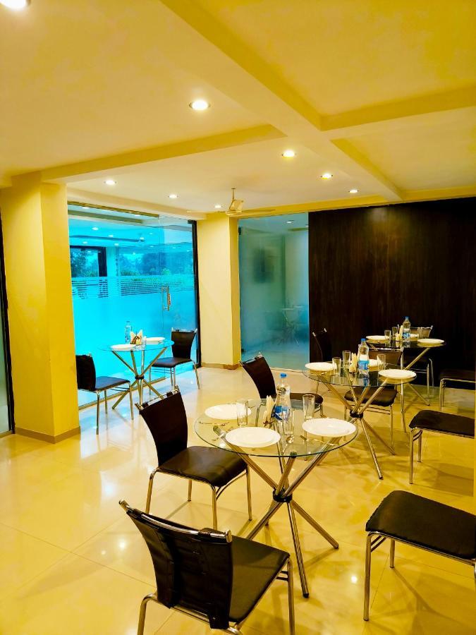 Hotel Sai Srushti By Neem Square Shirdi Zewnętrze zdjęcie