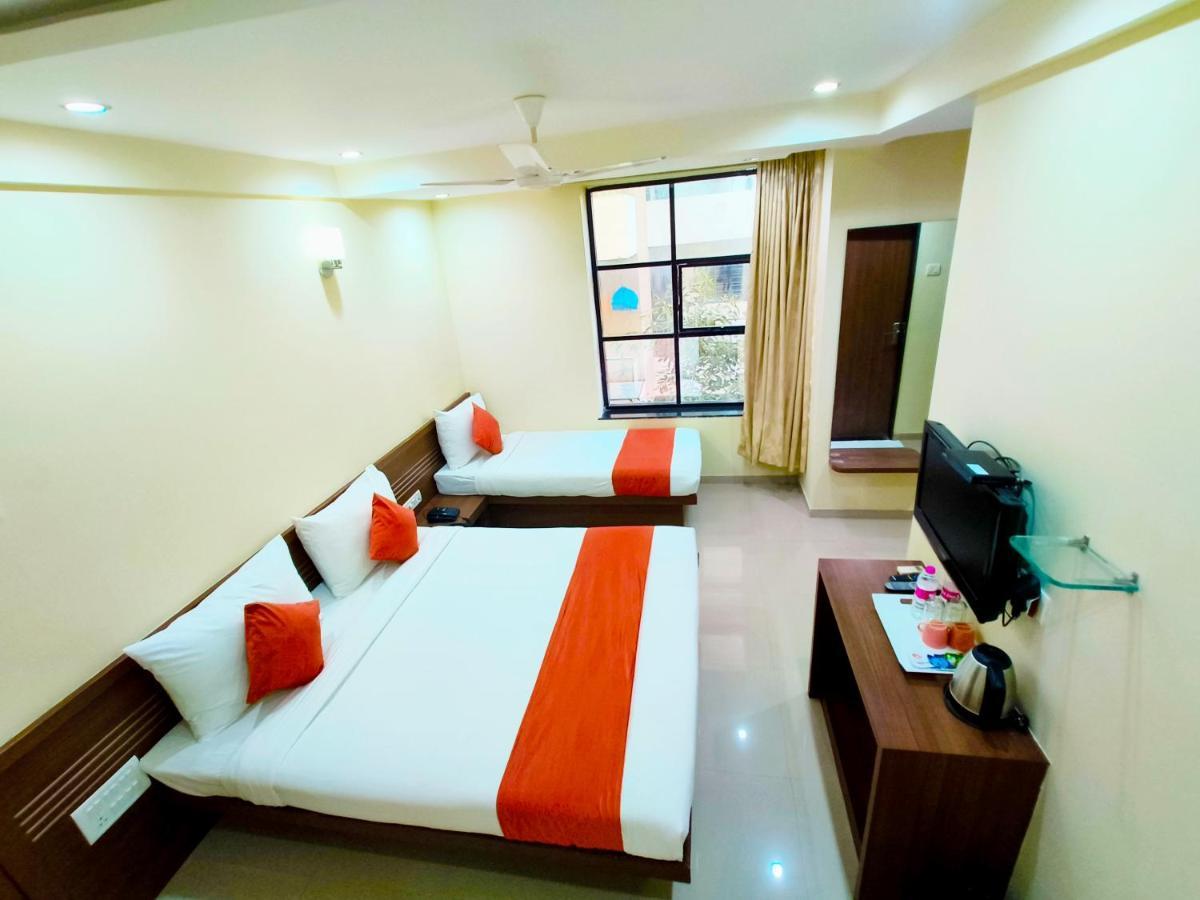 Hotel Sai Srushti By Neem Square Shirdi Zewnętrze zdjęcie