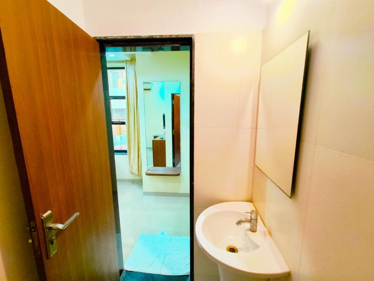 Hotel Sai Srushti By Neem Square Shirdi Zewnętrze zdjęcie