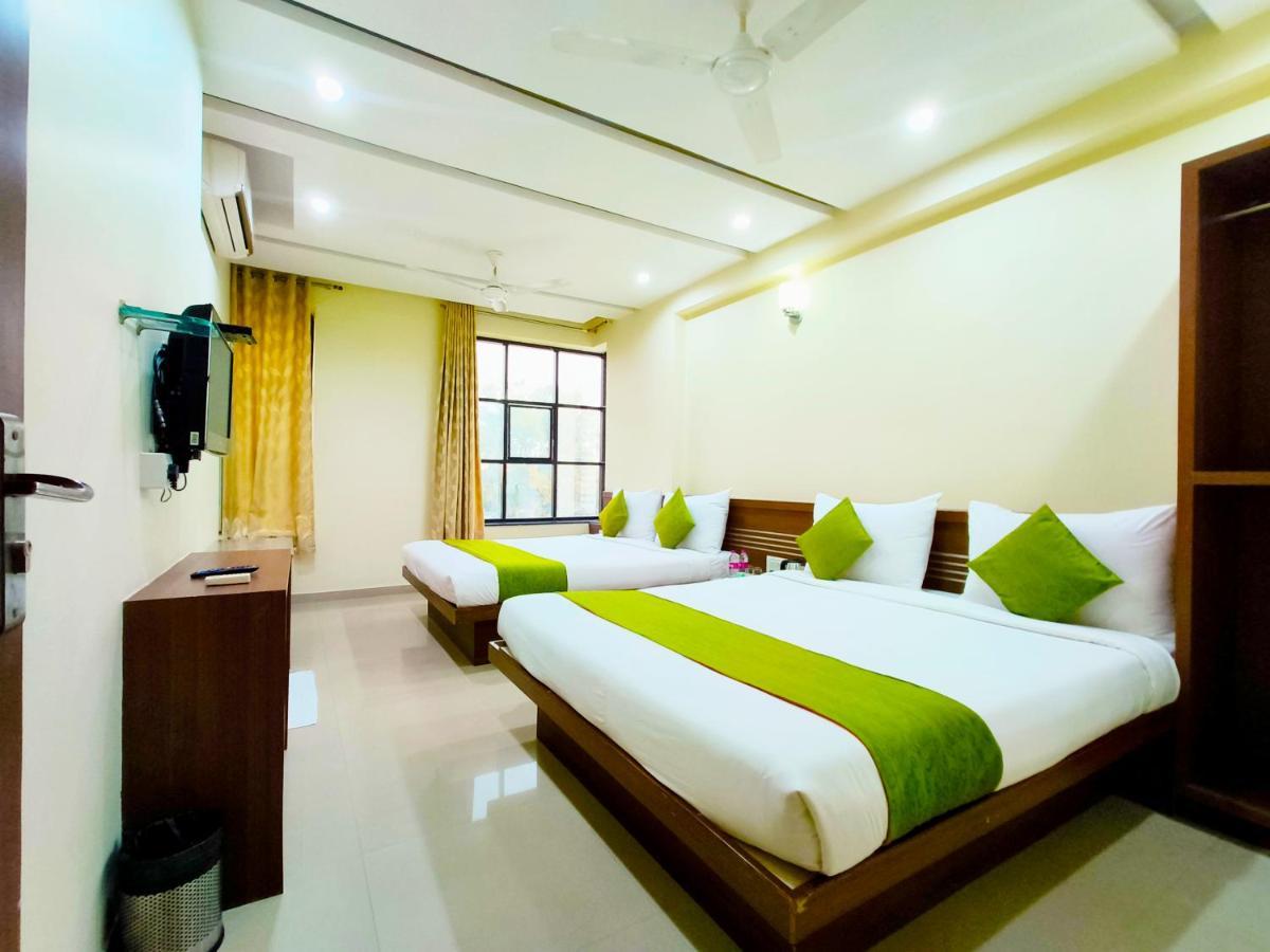 Hotel Sai Srushti By Neem Square Shirdi Zewnętrze zdjęcie